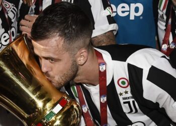 Pjanic, addio al calcio: la lettera d’addio dell’ex Juve commuove tutti