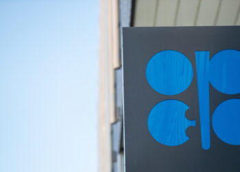 Opec+ conferma lo status quo, produzione di petrolio resta invariata