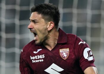 È la partita di Simeone: al Napoli segna “accussì”