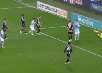 “A seguito di revisione…” VAR e Mariani in combutta, tolto un gol regolare a Conceicao