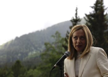 Meloni, importante la decisione di rilasciare 400 milioni di barili di greggio