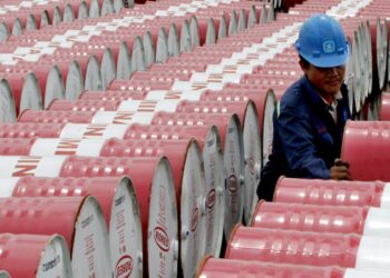 Il petrolio chiude in calo a New York a 99,53 dollari