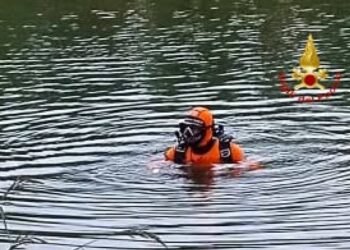 Travolto dal torrente nel Biellese, ricerche anche con i droni