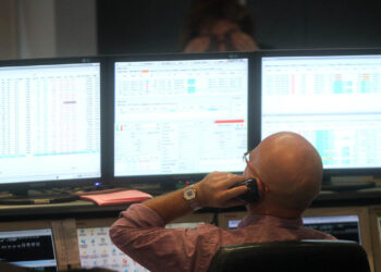 Lo spread Btp-Bund poco mosso a 82 punti, salgono i rendimenti