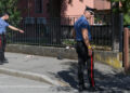 Giovane ferito alla gamba da un colpo di pistola nel Milanese