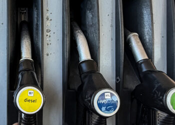 Ip segue Eni sui prezzi dei carburanti. Meloni assicura un sostegno alle famiglie