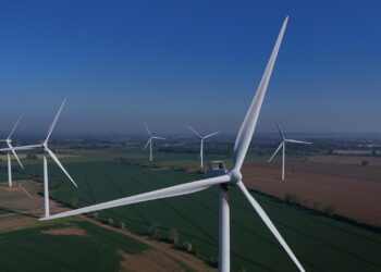 Elettricità futura, ‘4mila progetti rinnovabili pronti ma fermi per burocrazia’