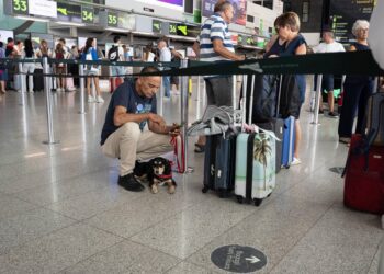 Etna, aeroporto di Catania chiuso: voli sospesi fino alle 12 di lunedì 28 settembre
