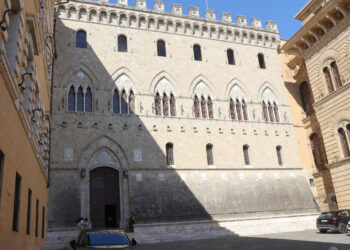 Mps critica Intesa, ma Lovaglio non ha un piano B