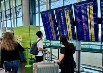 Caos nei cieli italiani, cancellazioni e ritardi per i voli