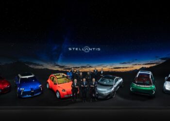 Stellantis svela l’auto del futuro, da Citroën 2 CV elettrica a Alfa Cuorerosso