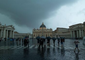 Meteo, arriva il maltempo: pioggia e temporali da Nord a Sud, poi torna il caldo