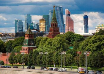 Russia, 135 aziende straniere sotto controllo: chi rischia dopo Nestlé e Metro